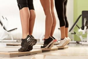 4 bài tập cải thiện đáng kể tình trạng chân vòng kiềng