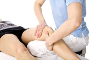 Massage khớp gối có hỗ trợ giảm đau và điều trị bệnh lý hay không?