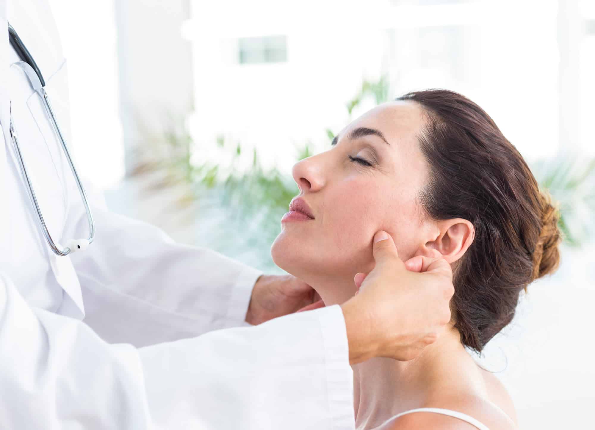 Nắn chỉnh khớp thái dương hàm là kỹ thuật sử dụng lực tác động nhẹ nhàng, có kiểm soát lên vùng khớp hàm và cơ mặt để điều chỉnh đưa đĩa sụn hoặc lồi cầu bị lệch về vị trí ban đầu Nắn chỉnh khớp thái dương hàm là kỹ thuật sử dụng lực tác động nhẹ nhàng, có kiểm soát lên vùng khớp hàm và cơ mặt để điều chỉnh đưa đĩa sụn hoặc lồi cầu bị lệch về vị trí ban đầu