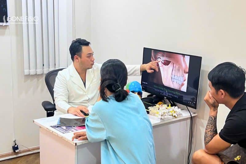 Nhai 1 bên bị lệch mặt và cách khắc phục hiệu quả theo từng nguyên nhân 12 Nên tới các cơ sở uy tín thăm khám lệch mặt TMJ