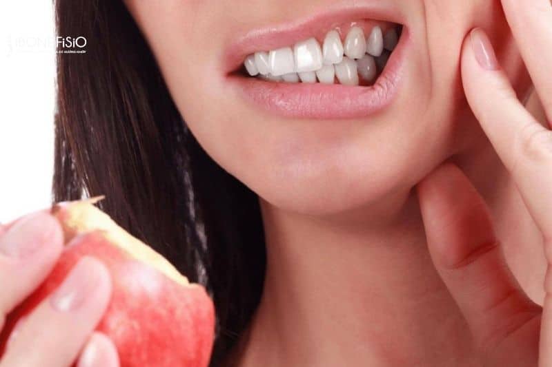 Nhai 1 bên bị lệch mặt và cách khắc phục hiệu quả theo từng nguyên nhân 8 Ăn nhai đồ cứng và dai