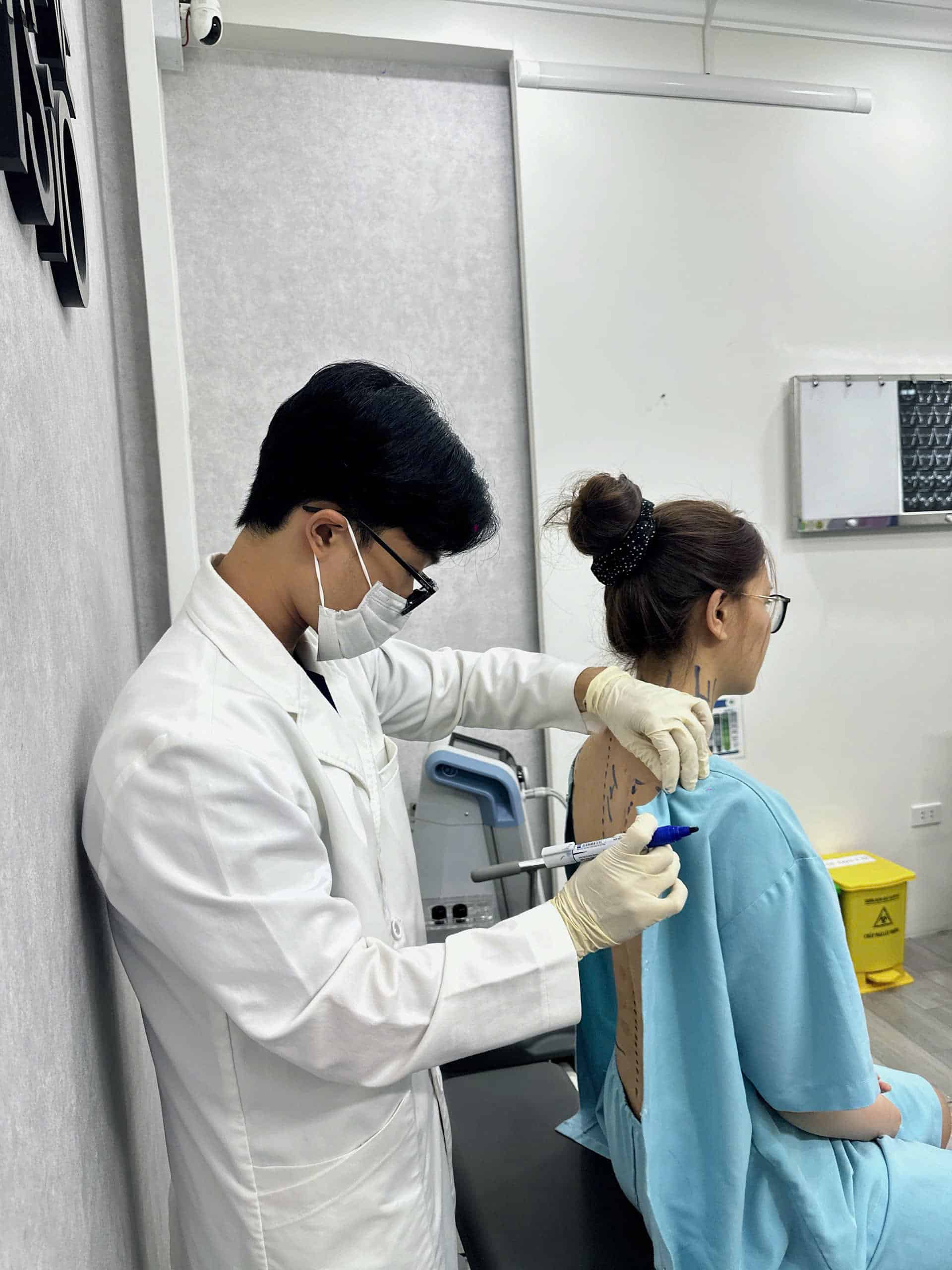 Bệnh lý xương khớp ở người trẻ nên phòng ngừa và điều trị từ sớm Bệnh lý xương khớp ở người trẻ nên phòng ngừa và điều trị từ sớm